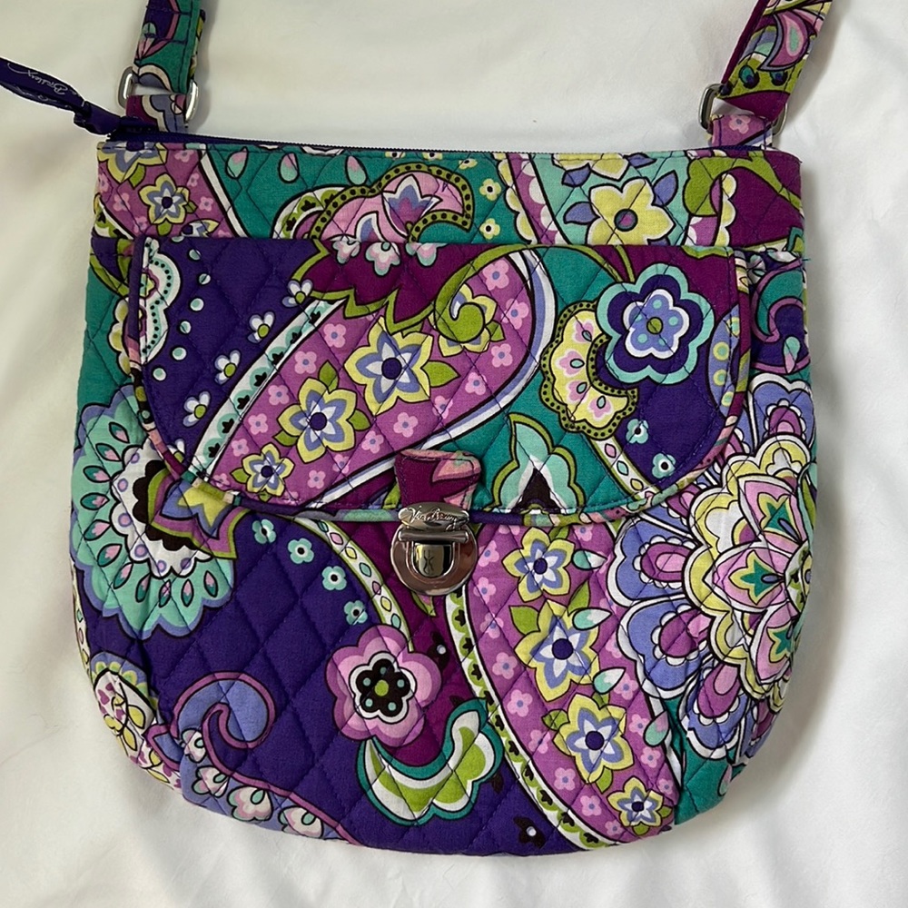 VERA BRADLEY. Saddle Hipster Crossbody Zipper Buckle Purse- Heather Paisley